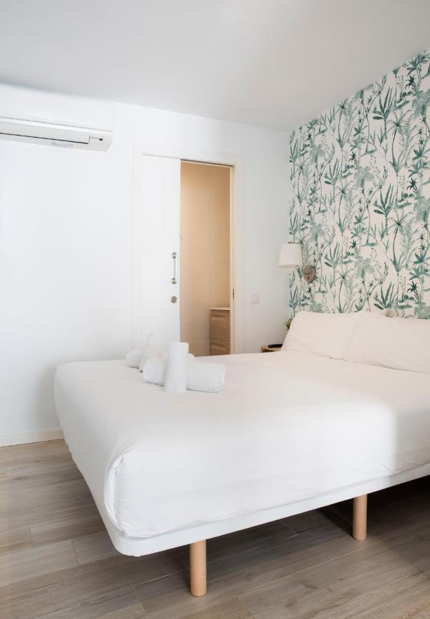 Urban Suites Sitges Apartments מראה חיצוני תמונה